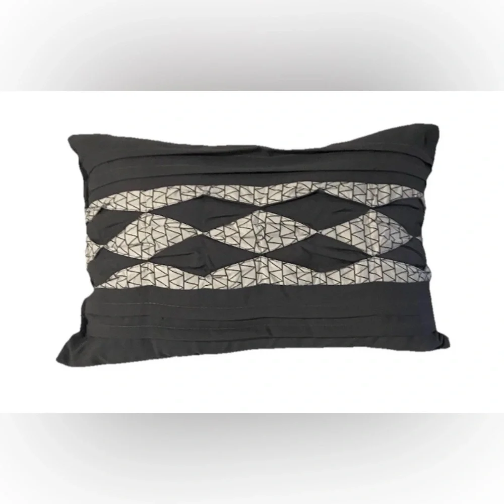 Decorative Indoor Throw Pillow Sham Gray White 2 Pieces Bedroom Living Room